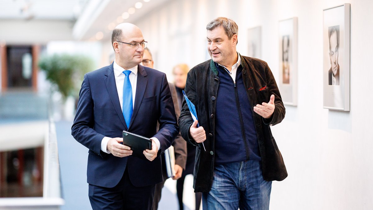 Markus Söder und Albert Füracker vor der Sitzung des bayerischen Kabinetts am Dienstag.