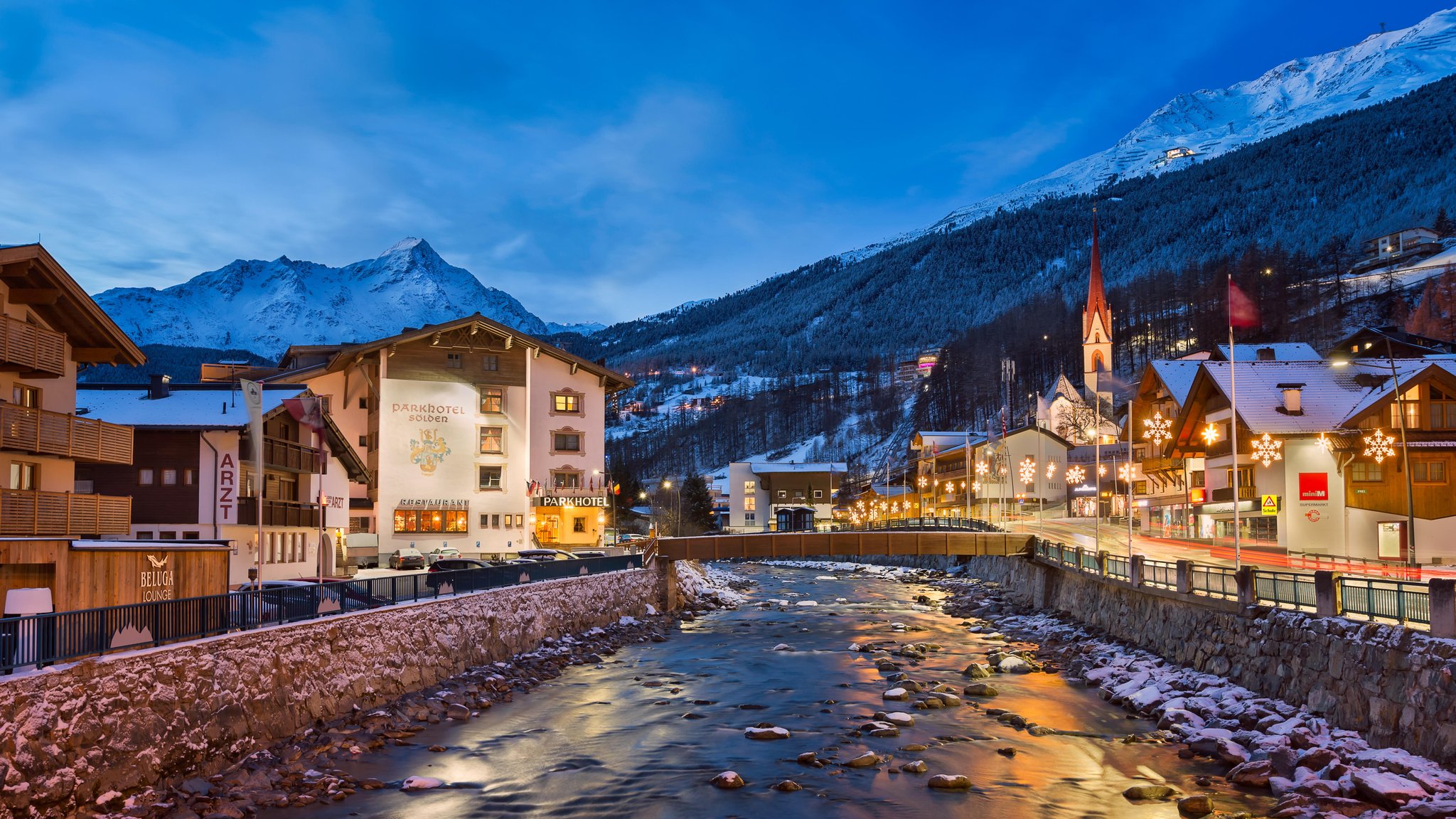 Sölden in Tirol im Winter. | Bild: pa/Zoonar | Andrey Omelyanchuk Sölden in Tirol im Winter.