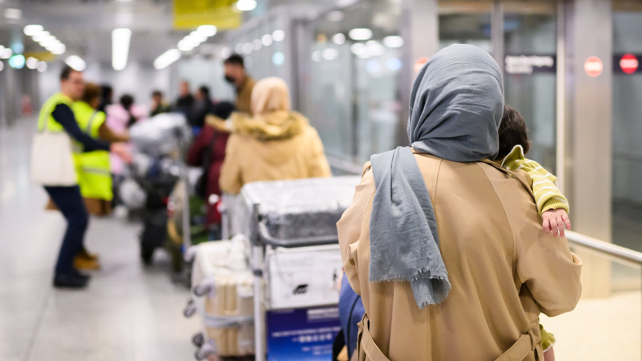 Bundesregierung holt 192 Afghanen per Charterflug