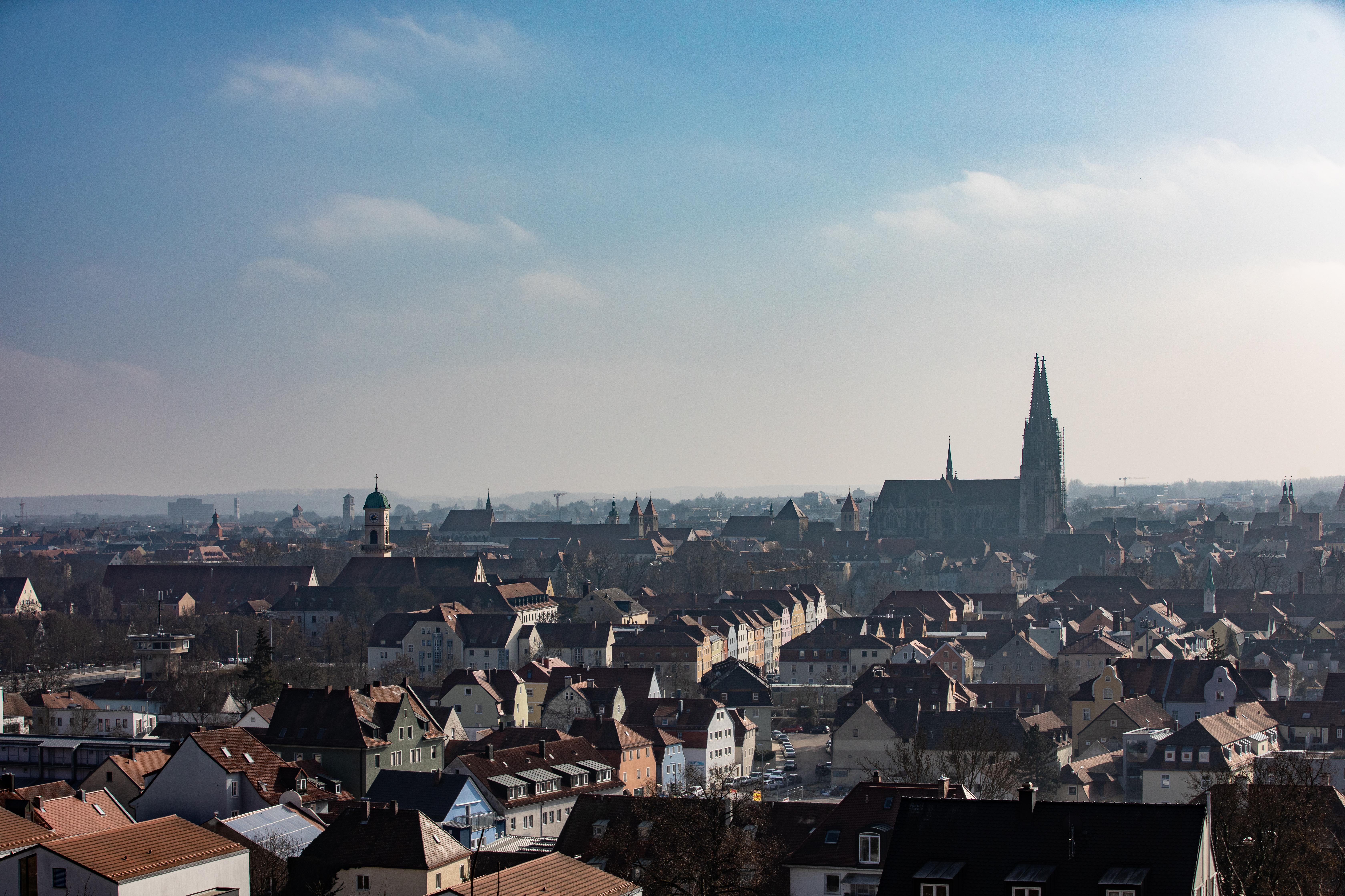 Blick über Häuser in Regensburg