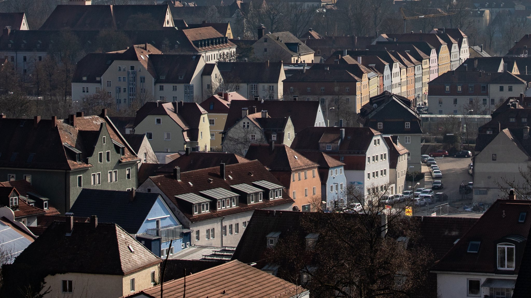 Blick über Häuser in Regensburg