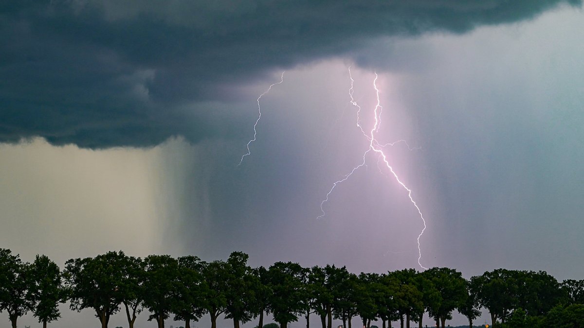 Warnung vor schwerem Gewitter in Teilen Bayerns