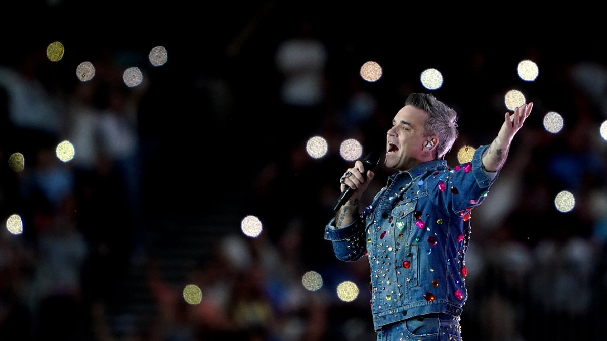 Robbie Williams bei einem Konzert in London im Juni 2022 