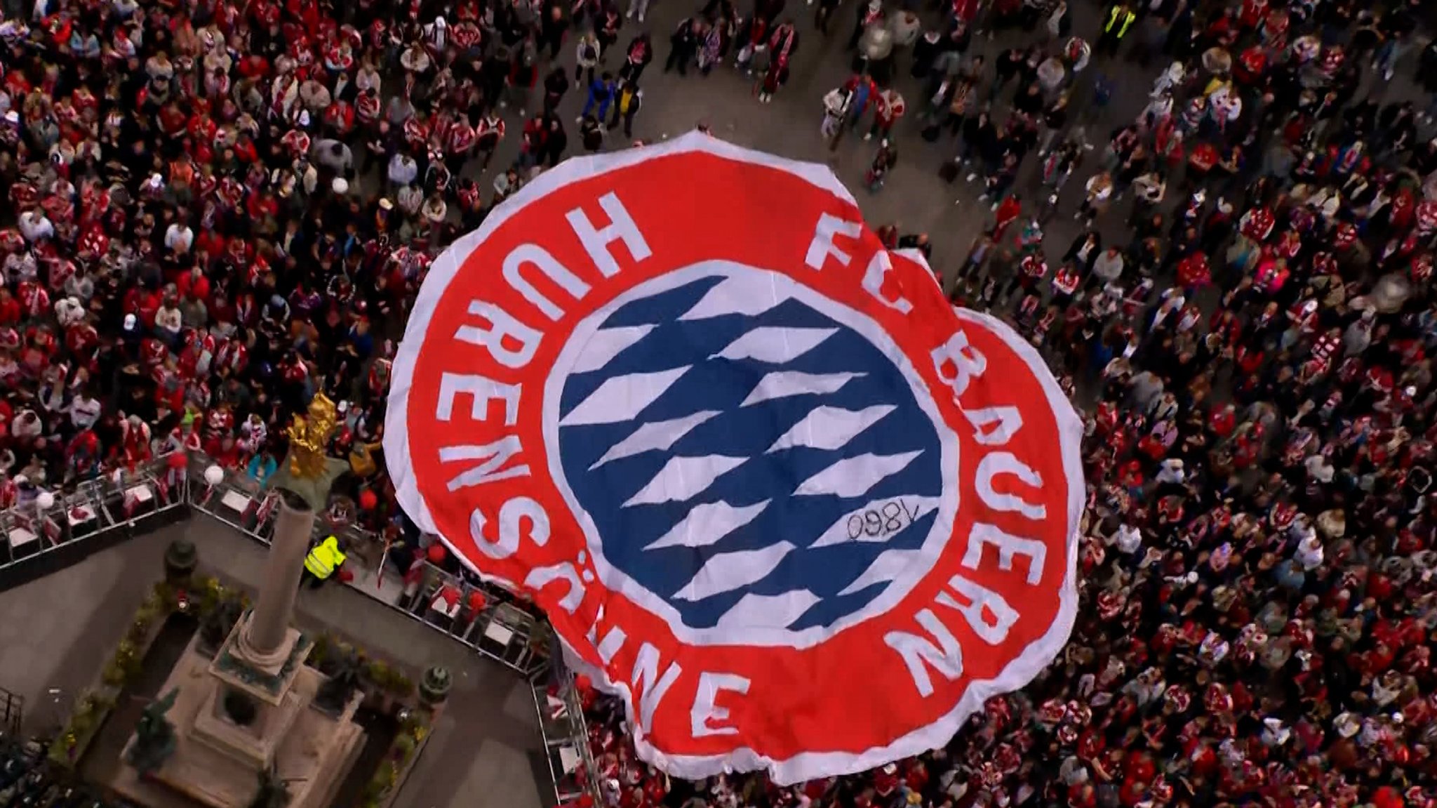 Schmähbanner bei Bayern-Feier: Stecken 1860-Fans dahinter?