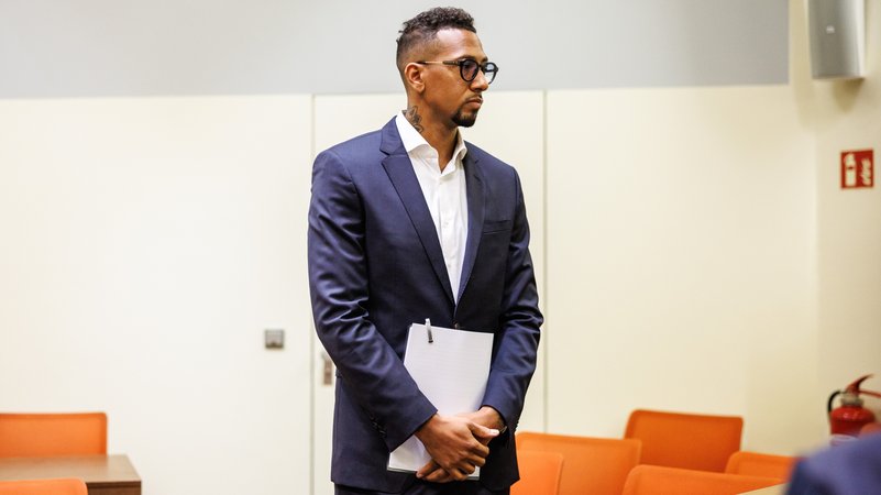 Der Ex-Fußball-Nationalspieler Jerome Boateng am 14. Juni 2024 in einem Gerichtssaal des Landgerichts München | Bild: picture alliance/dpa | Matthias Balk Der Ex-Fußball-Nationalspieler Jerome Boateng am 14. Juni 2024 in einem Gerichtssaal des Landgerichts München