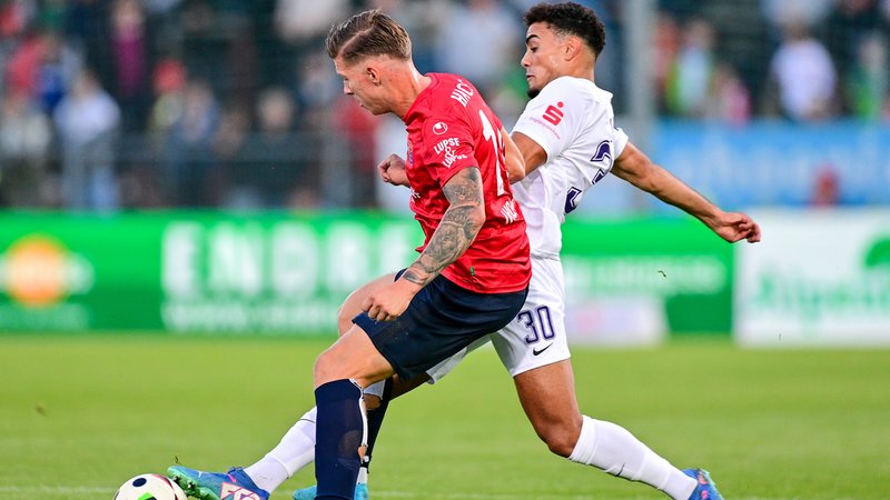 SpVgg Unterhaching- Erzgebirge Aue | Bild: picture-alliance/dpa SpVgg Unterhaching- Erzgebirge Aue