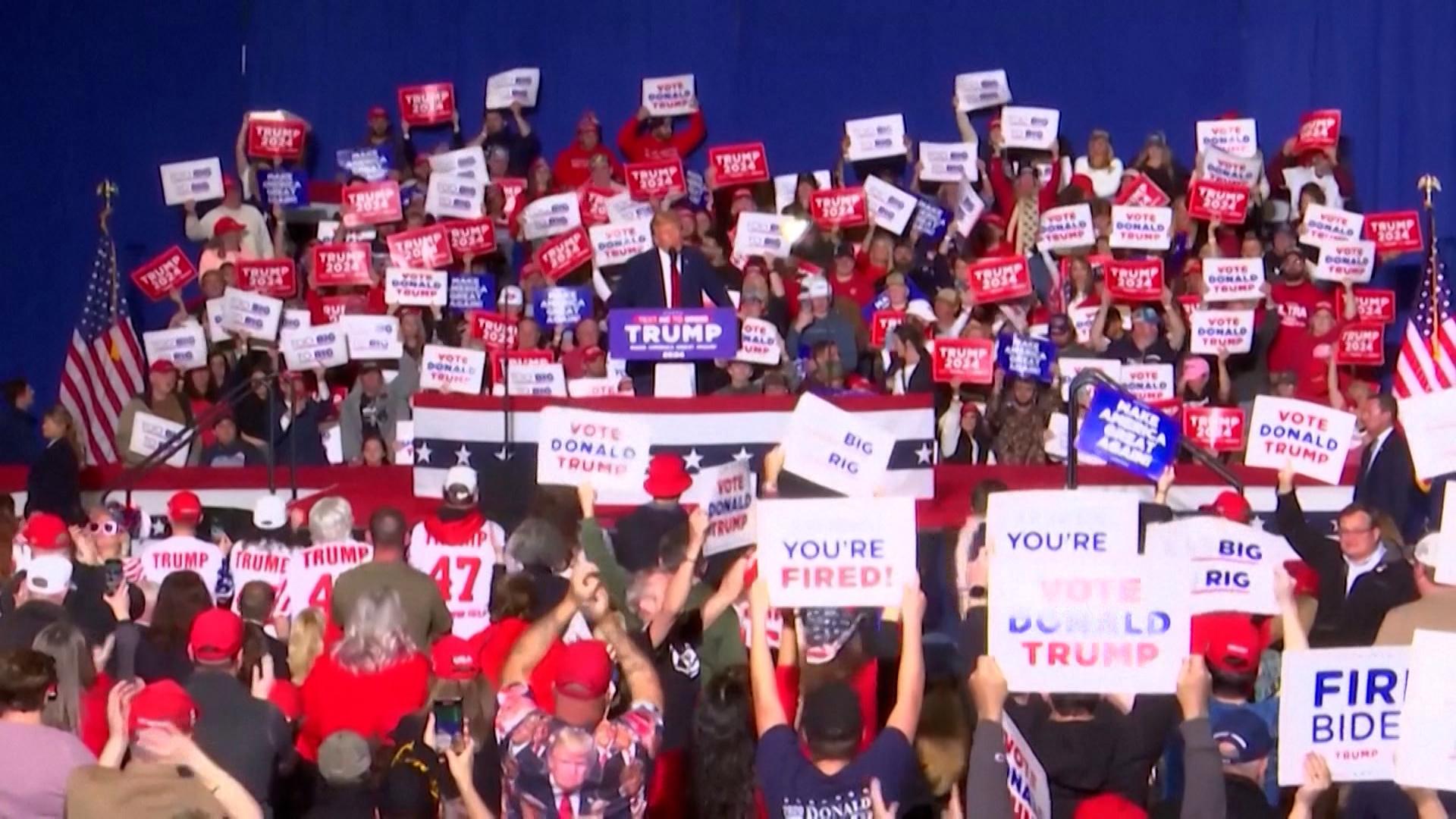 Trump mit Anhängern