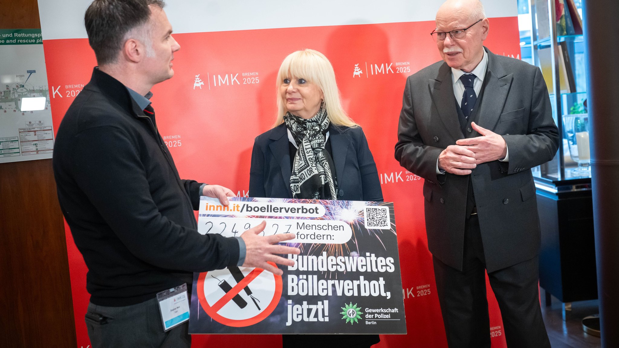 Rund 2,2 Millionen Unterschriften für Böllerverbot übergeben