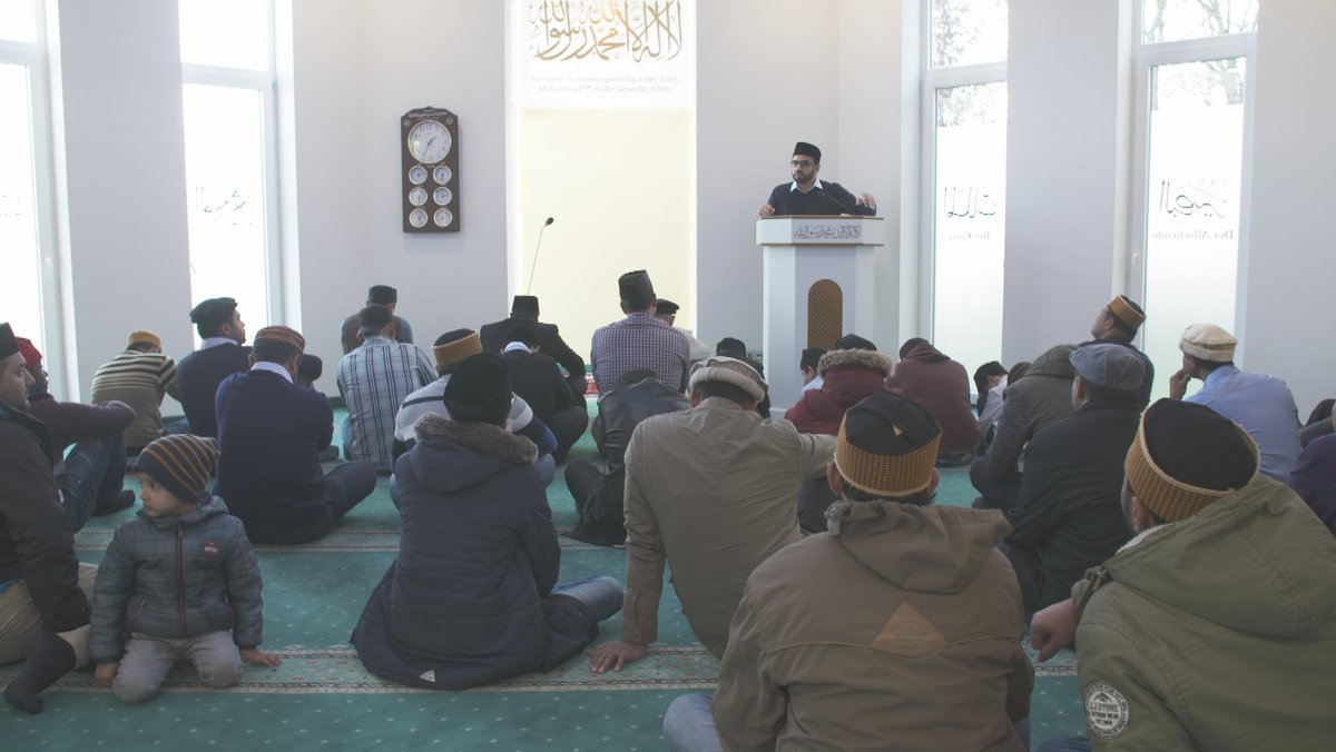 Freitagsgebet in der Bait-un-Naseer Moschee in Augsburg