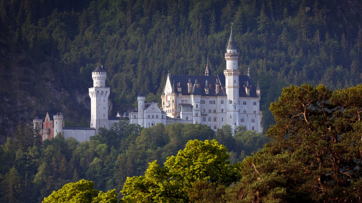 2025 wird entschieden, ob Bayerns Königsschlösser wie Neuschwanstein als UNESCO-Welterbe anerkannt werden.
