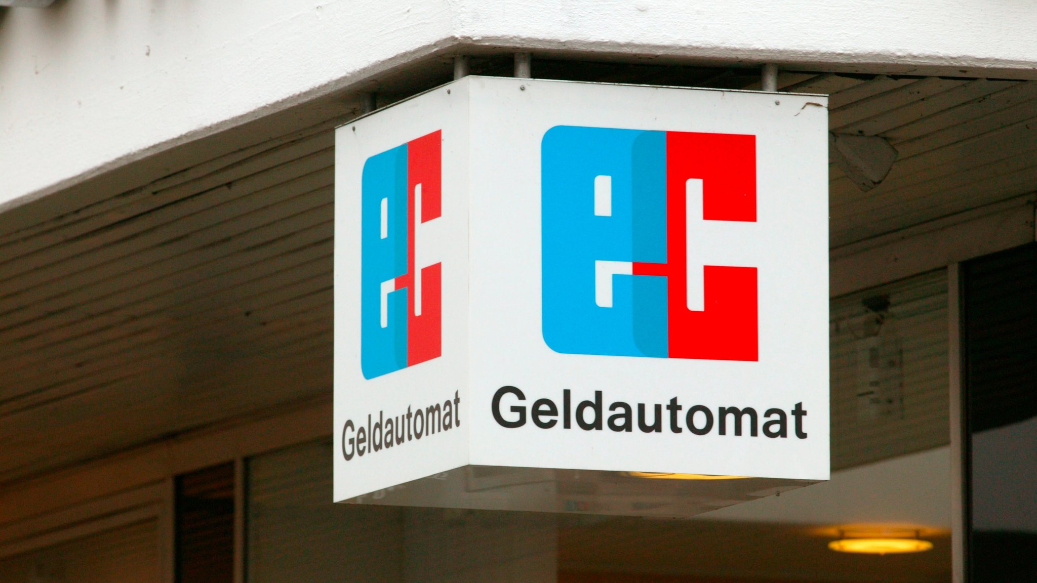 Hinweisschild: EC Geldautomat