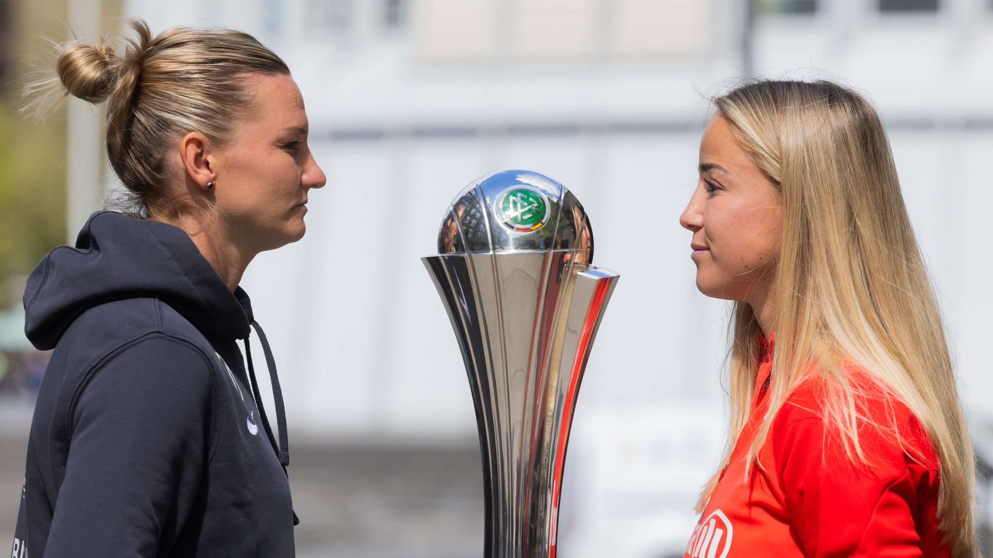 Alexandra Popp und Giulia Gwinn