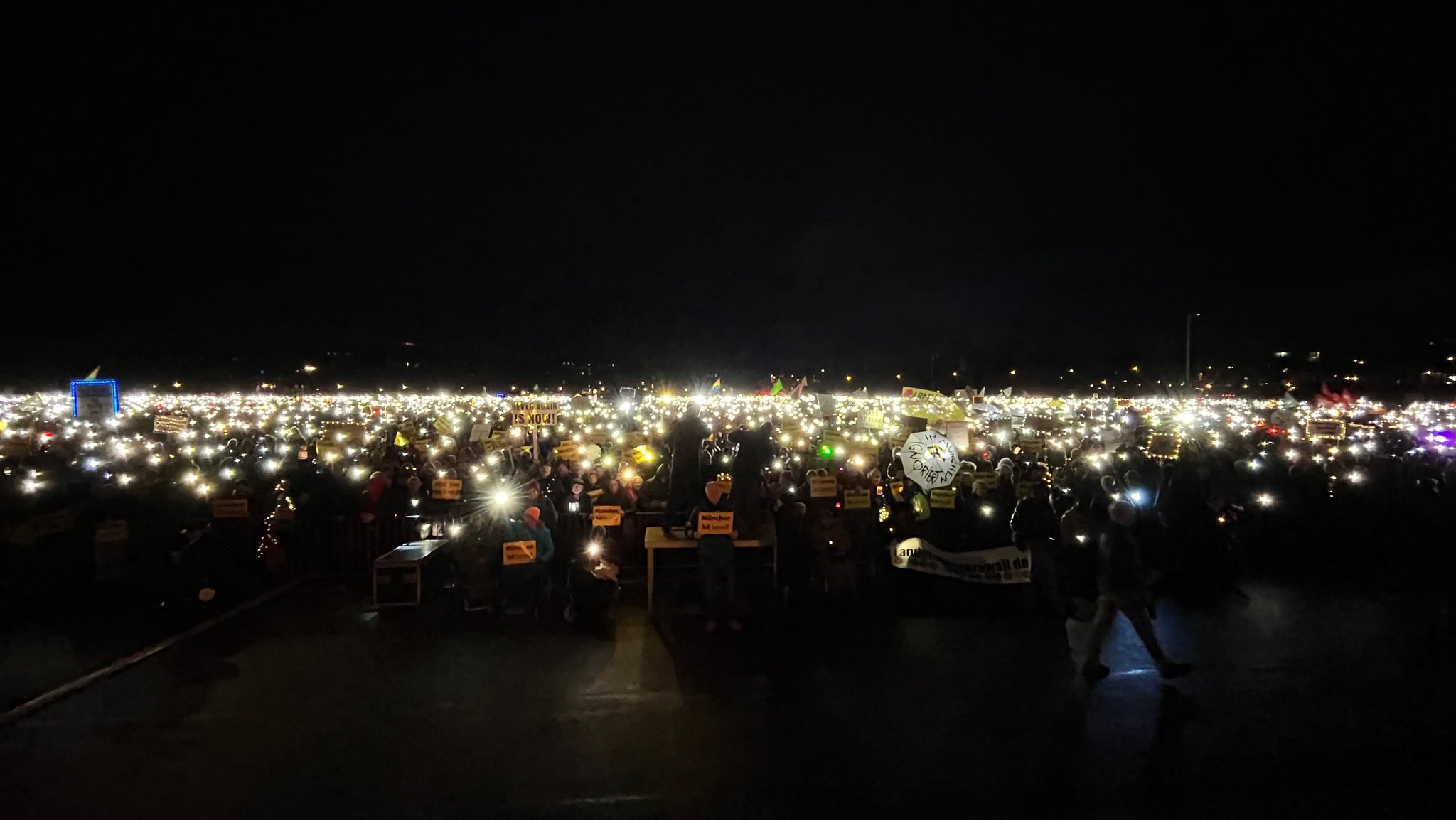 Lichtermeer für Demokratie in München