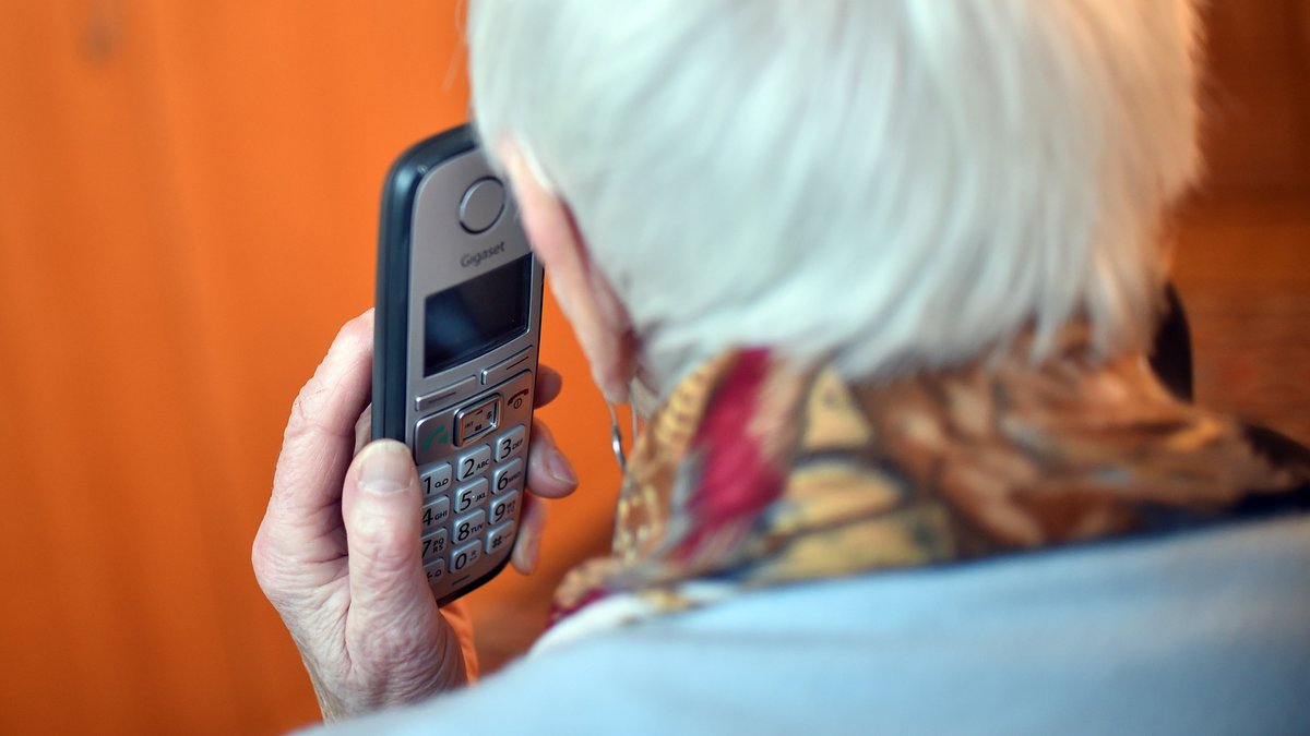 Eine 70-Jährige aus München hat einen Telefonbetrug durchschaut.
