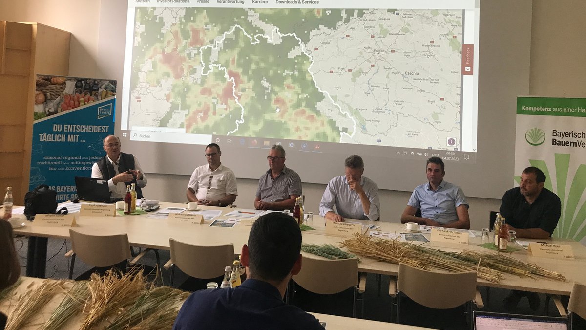 Sprecher des Bauernverbands für Regensburg und Schwandorf schildern beim Erntepressegespräch die Folgen der aktuellen Trockenheit.