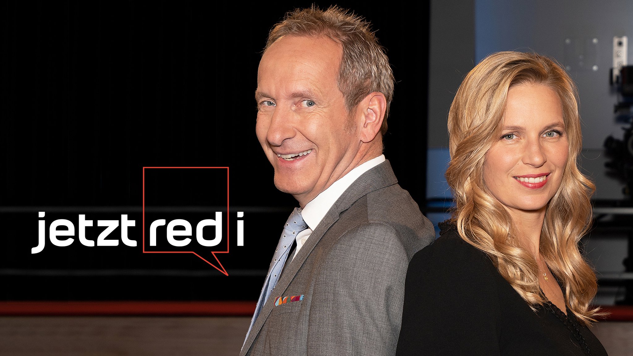 Key Visual Sendereihenbild mit Typo zu "Jetzt red i". Unsere Moderatoren Tilmann Schöberl und Franziska Eder sind in Bayern unterwegs und fragen, was den Bürgern auf dem Herzen liegt - denn Aufreger-Themen wird es so lange geben, solange es Bürger gibt.