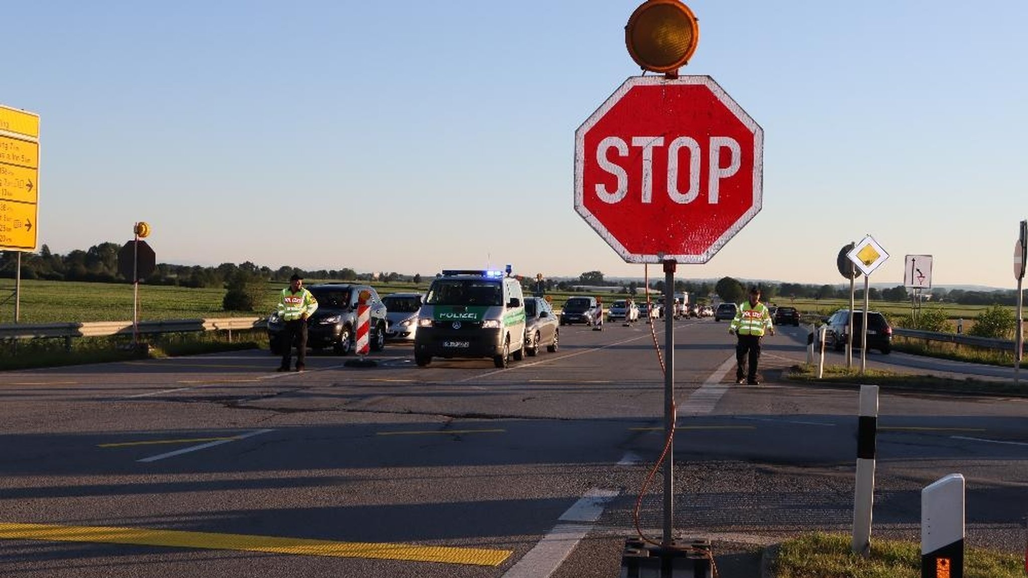 Polizei leitet den Verkehr wegen der A3-Sperre bei Pocking um