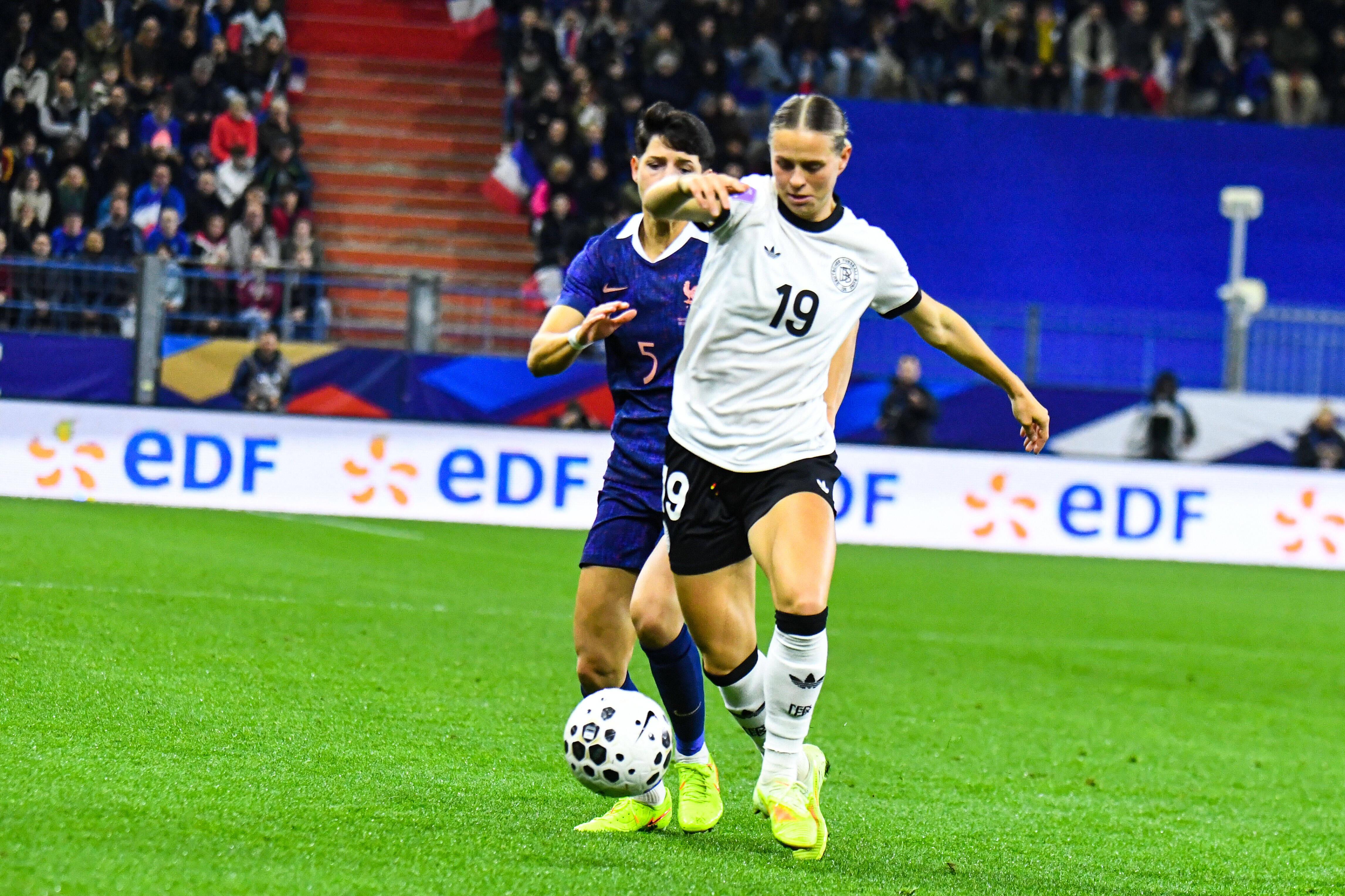 Hatten großen Anteil am Sieg der DFB-Frauen gegen Frankreich: Klara Bühl