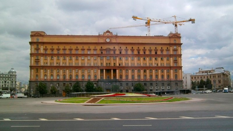 Die "Lubjanka", die Zentrale des sowjetischen und russischen Geheimdienstes KGB und heute des FSB, Moskau, Russland. | Bild: picture alliance / 360-Berlin | 360-berlin Die "Lubjanka", die Zentrale des sowjetischen und russischen Geheimdienstes KGB und heute des FSB, Moskau, Russland.