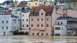06.06.2024, Bayern, Passau: Teile der Altstadt sind vom Hochwasser der Donau überschwemmt. Foto: Armin Weigel/dpa +++ dpa-Bildfunk +++ | Bild:dpa-Bildfunk/Armin Weigel