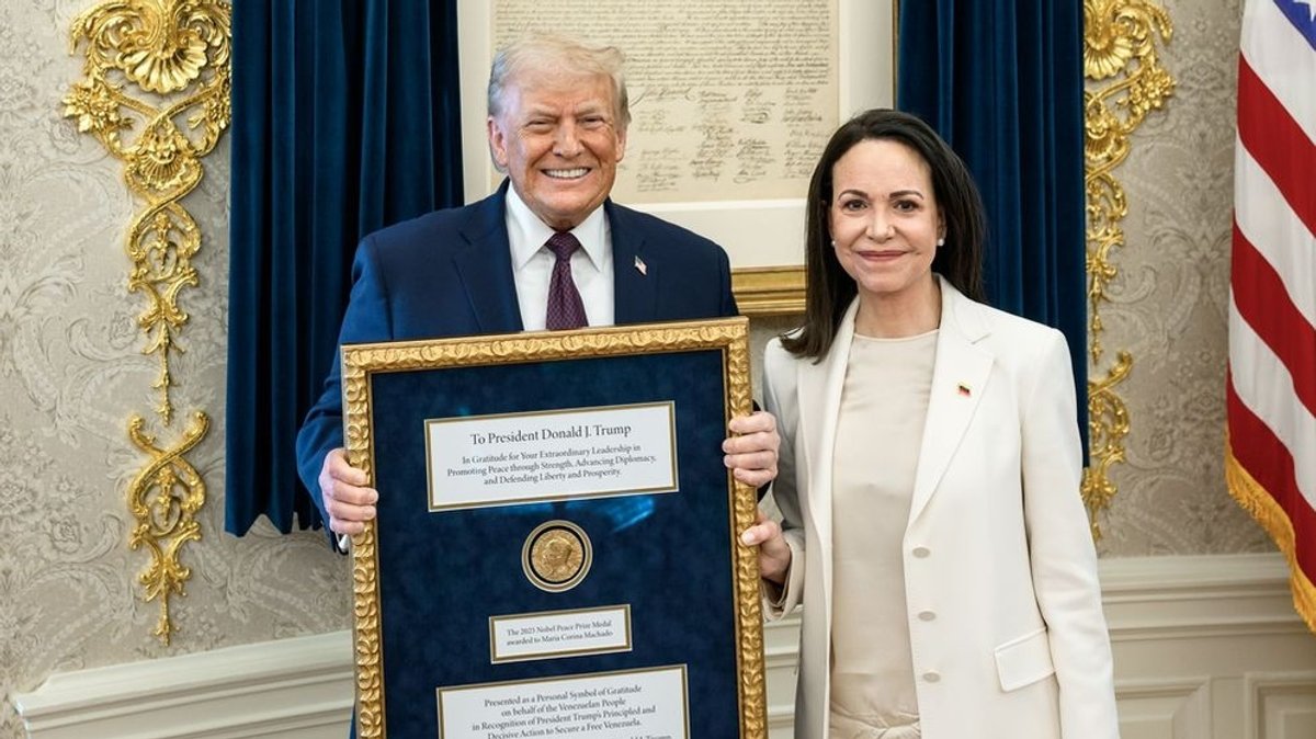 Machado überreicht Trump Friedensnobelpreis-Medaille