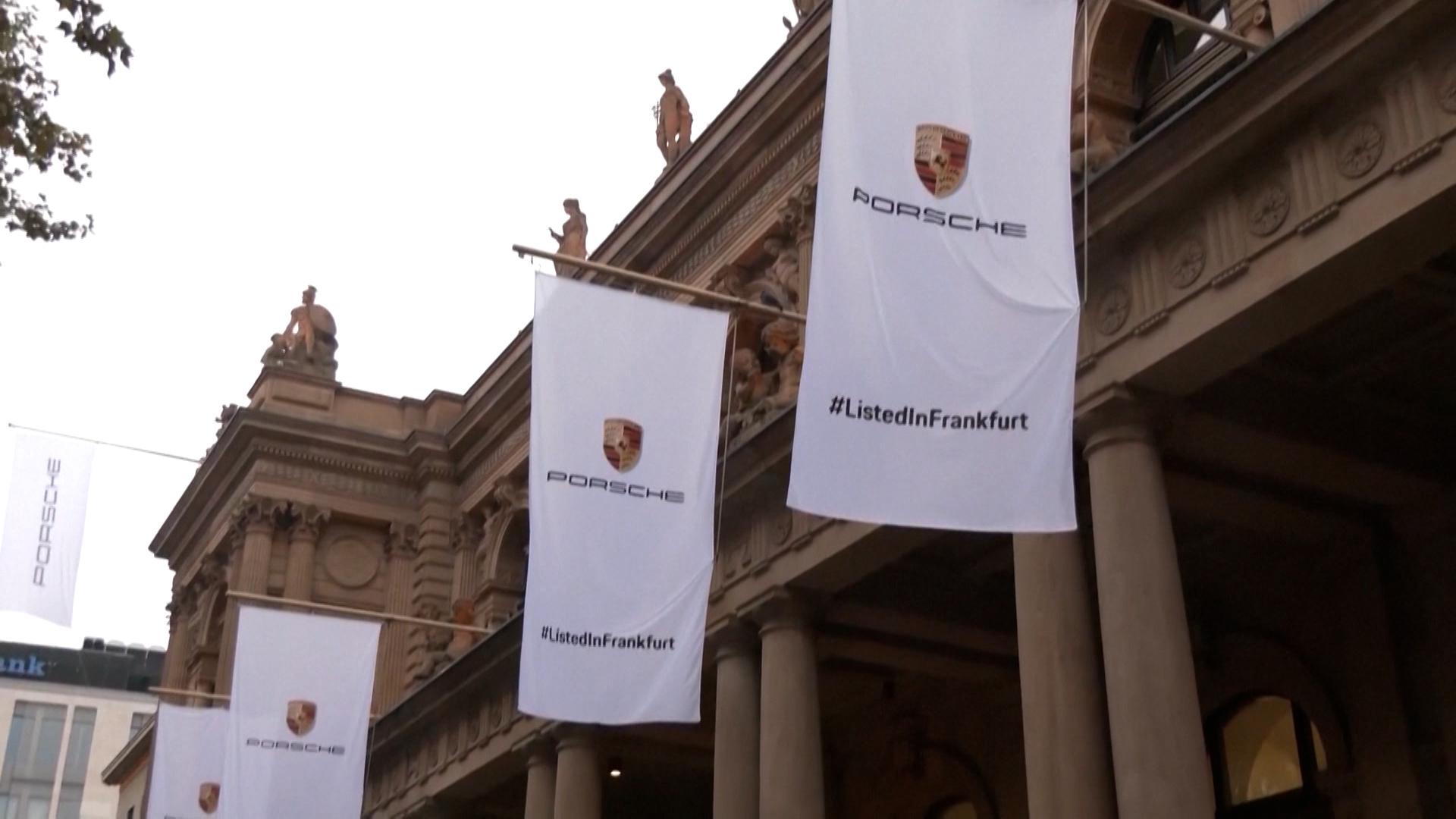 Porsche muss den DAX wieder verlassen: Seit dem Börsengang vor drei Jahren hat die VW-Tochter deutlich an Börsenwert verloren.