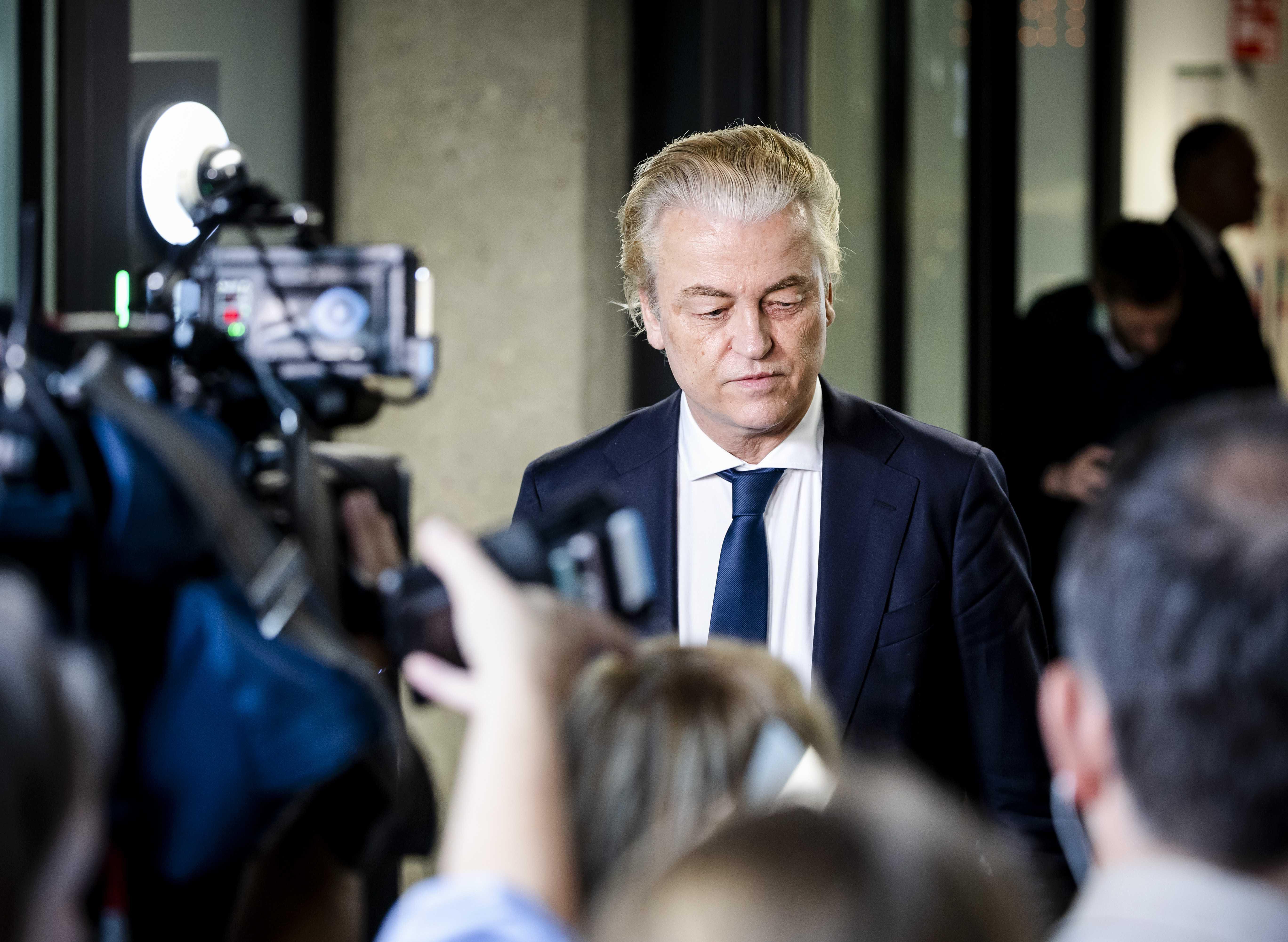 In den Niederlanden haben sich der radikal-rechte Populist Geert Wilders und drei weitere rechte Parteien auf eine neue Koalition geeinigt. 