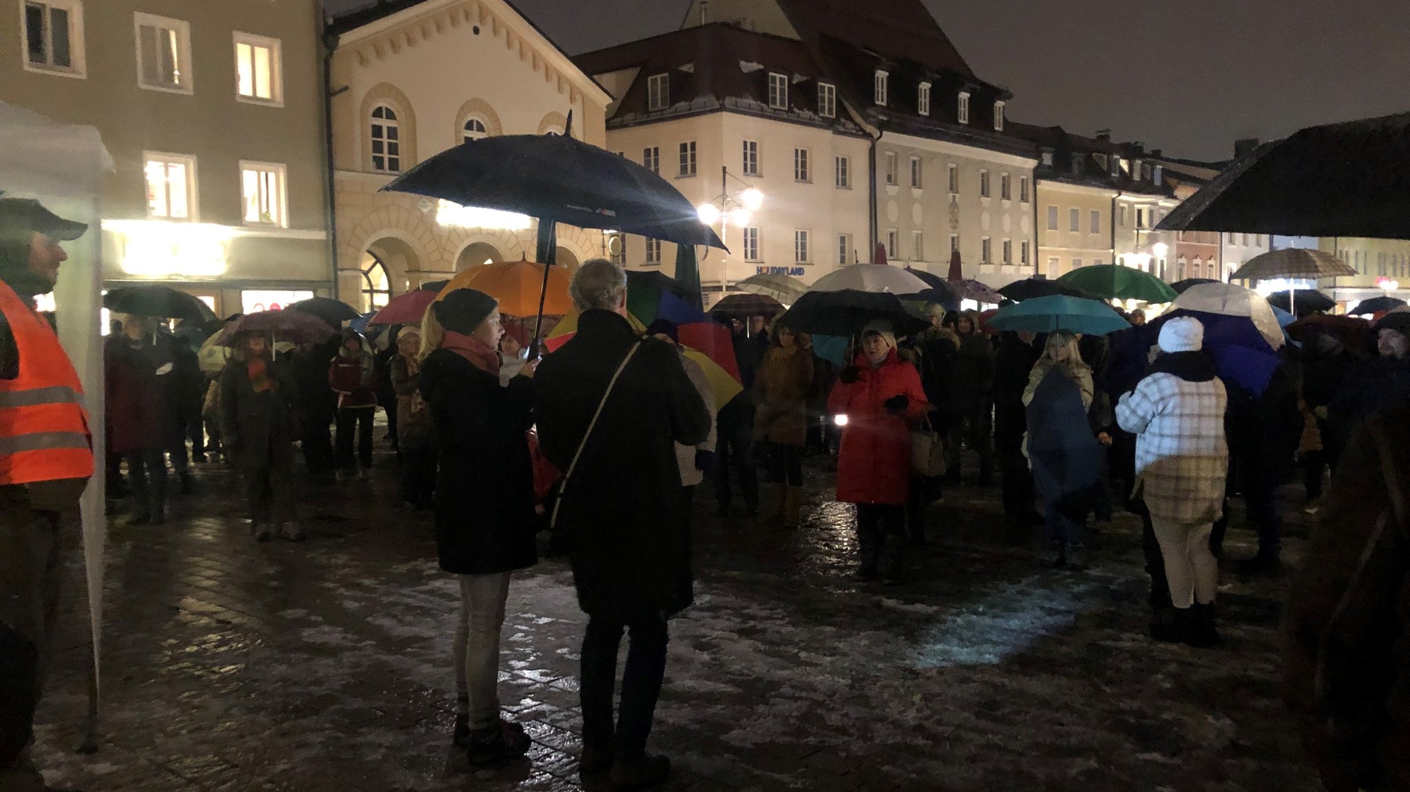 Corona-Demonstration am Deggendorfer Stadtplatz