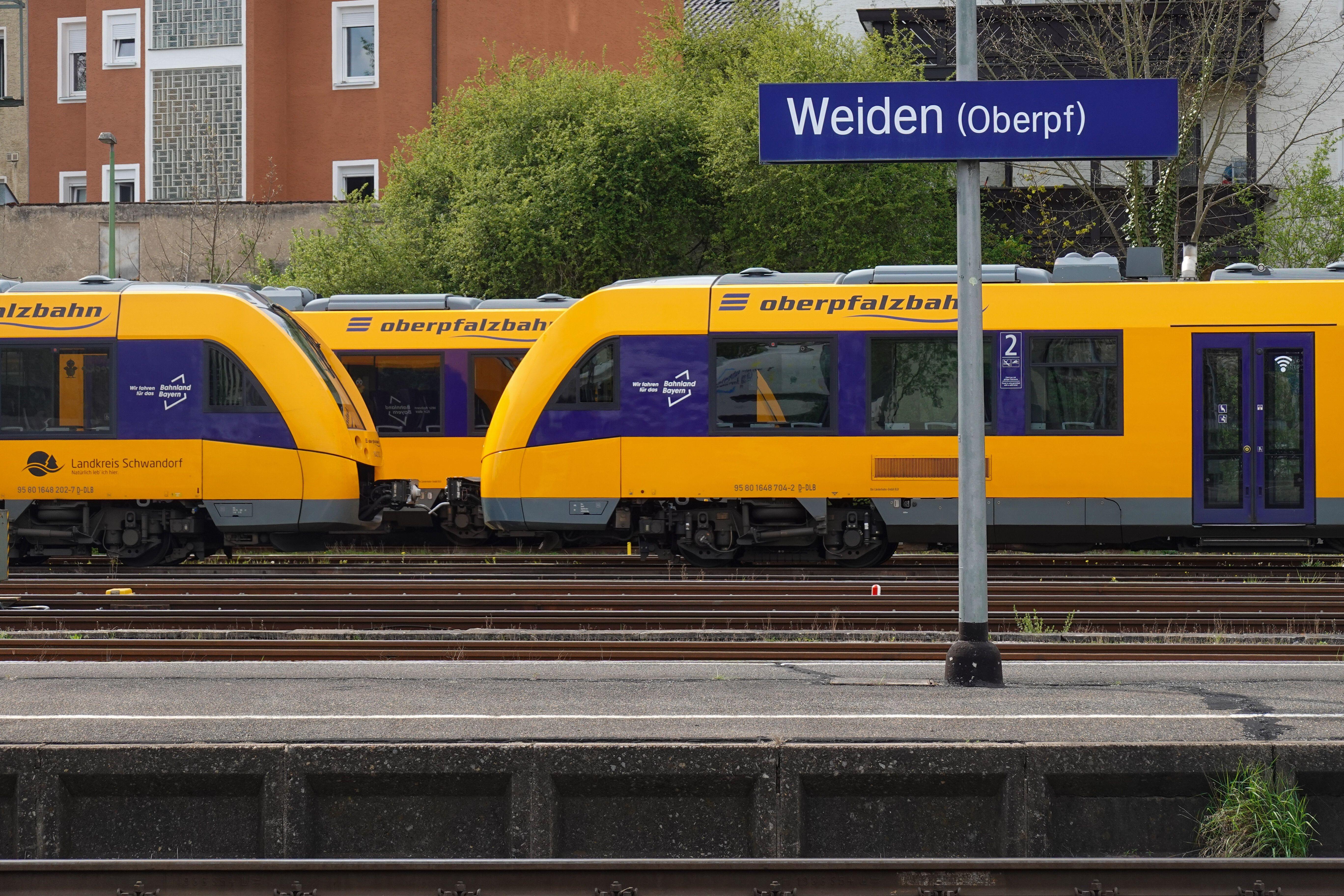 Die Oberpfalzbahn: Viele Menschen in der Region sind mit dem öffentlichen Nahverkehr nicht zufrieden.