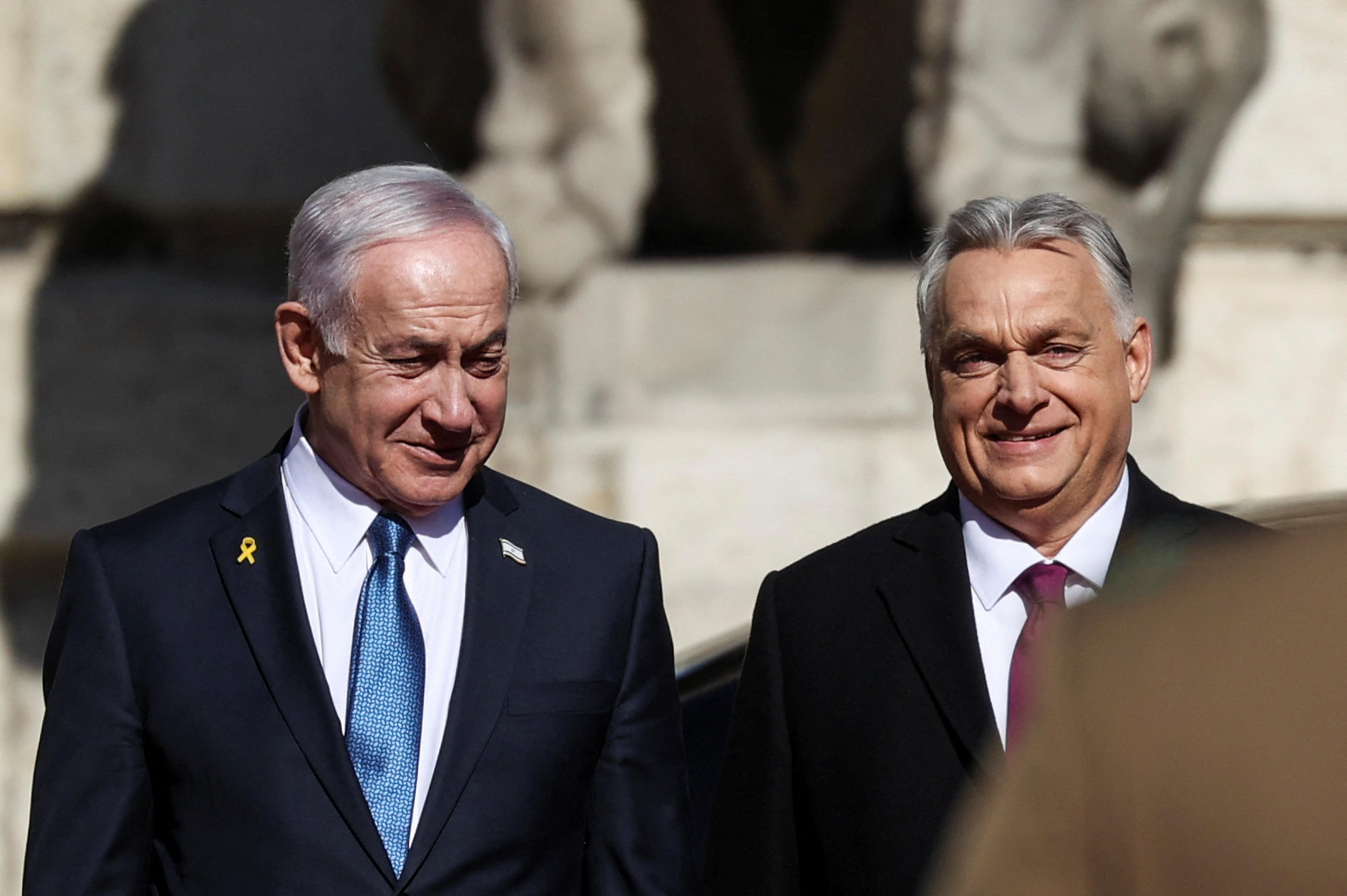Israels Premierminister Benjamin Netanjahu nebem Ungarns Premierminister Viktor Orban