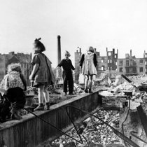 Kriegsenkel - Das besondere Erbe dieser Generation | Bild: picture-alliance/dpa