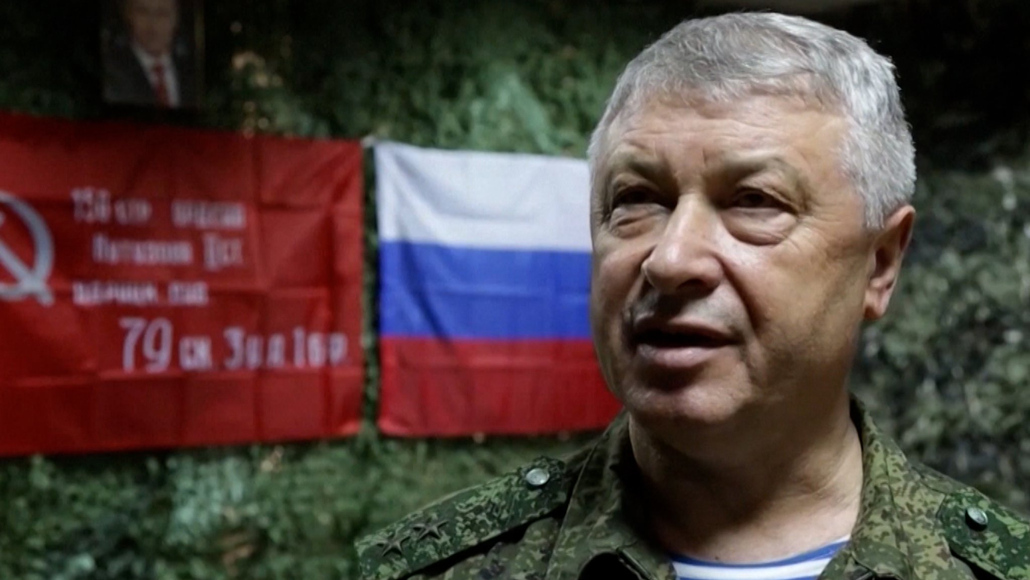 Bei dem Opfer handelt es sich um Wladimir Alexejew, dem Vize-Chef des Armee-Geheimdienstes. Er wurde schwer verletzt ins Krankenhaus gebracht. 