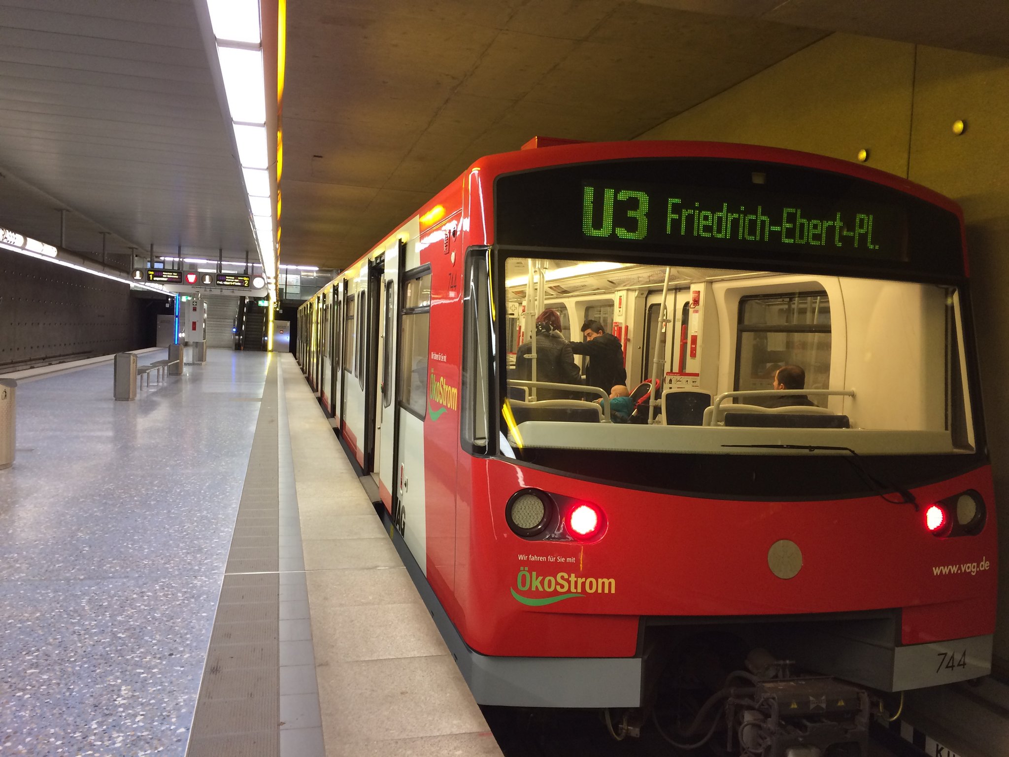 Zehn Jahre fahrerlose U-Bahn in Nürnberg