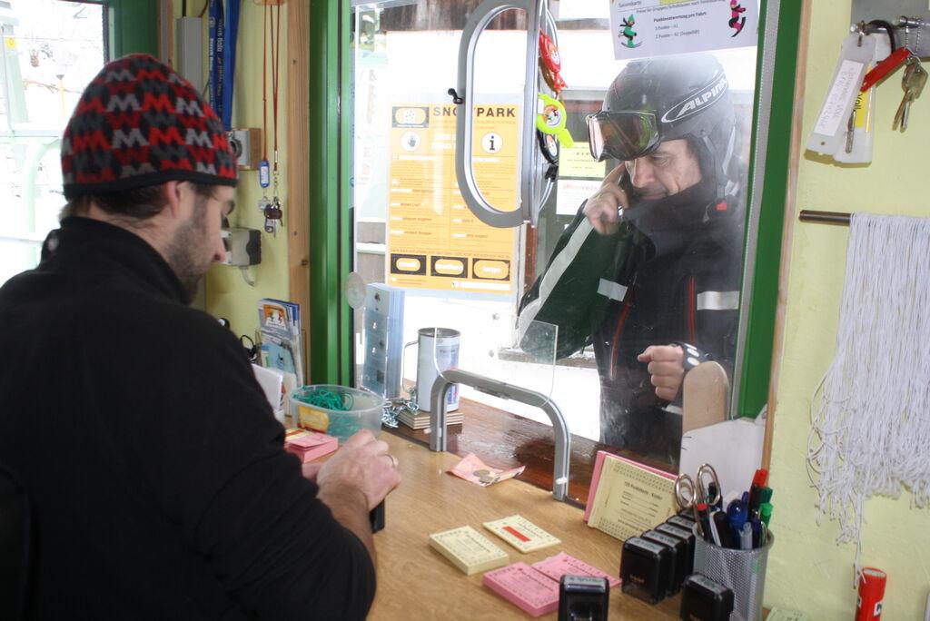 Kartenhäuschen am Skilift (Symbolbild)