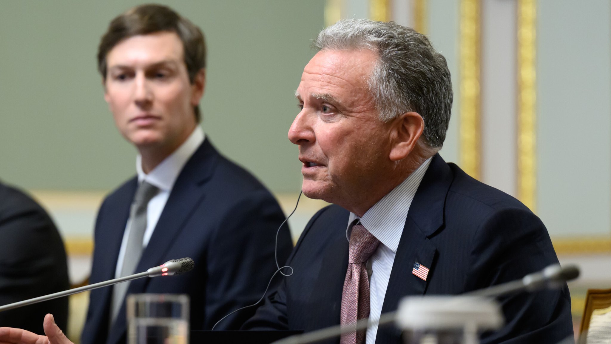 Die US-Gesandten Steve Witkoff und Jared Kushner in Kiew | Bild: pa/dpa/Press Service Of The President Of Ukraine Die US-Gesandten Steve Witkoff und Jared Kushner in Kiew