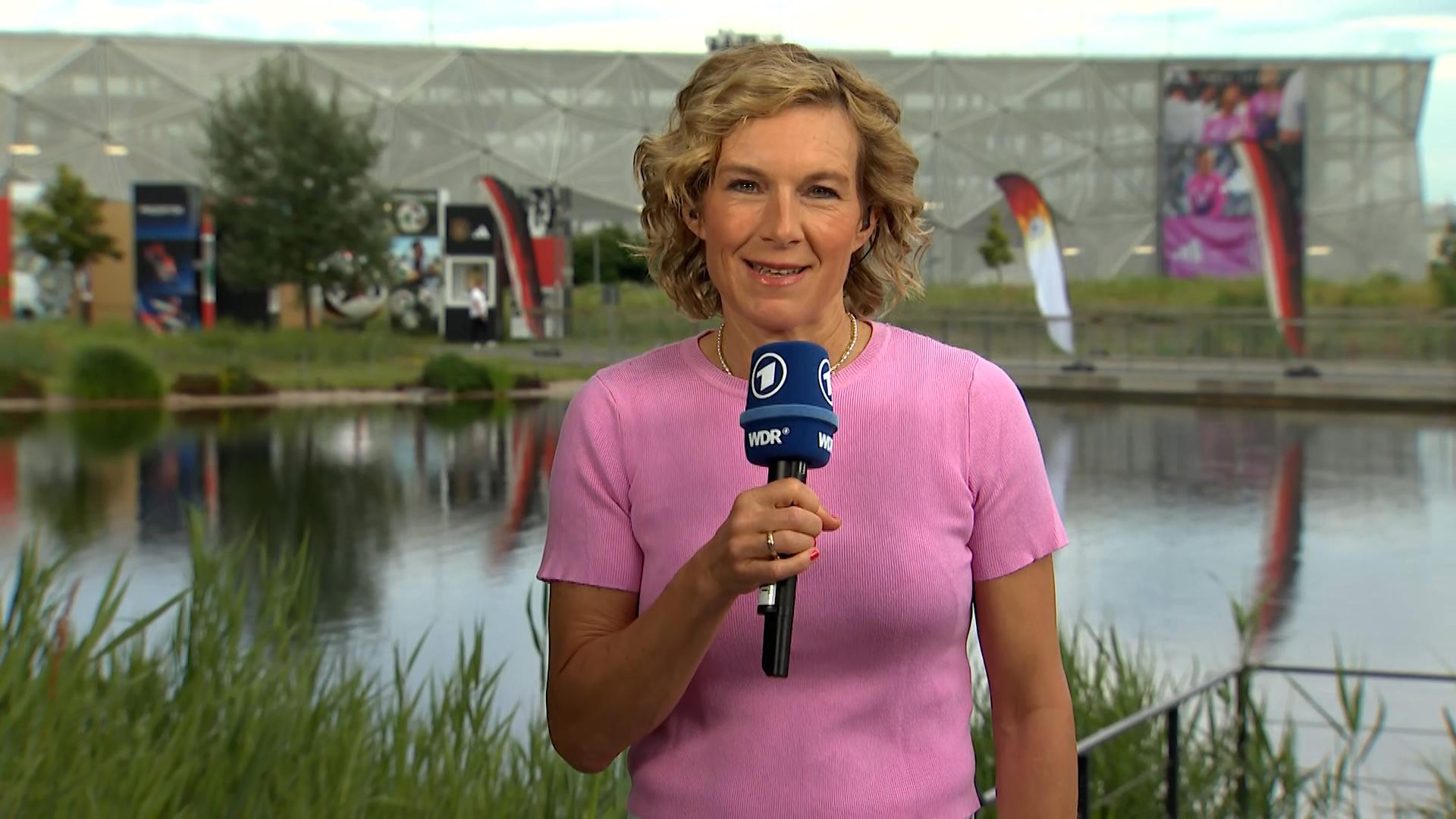 BR24Sport-Reporterin Julia Büchler