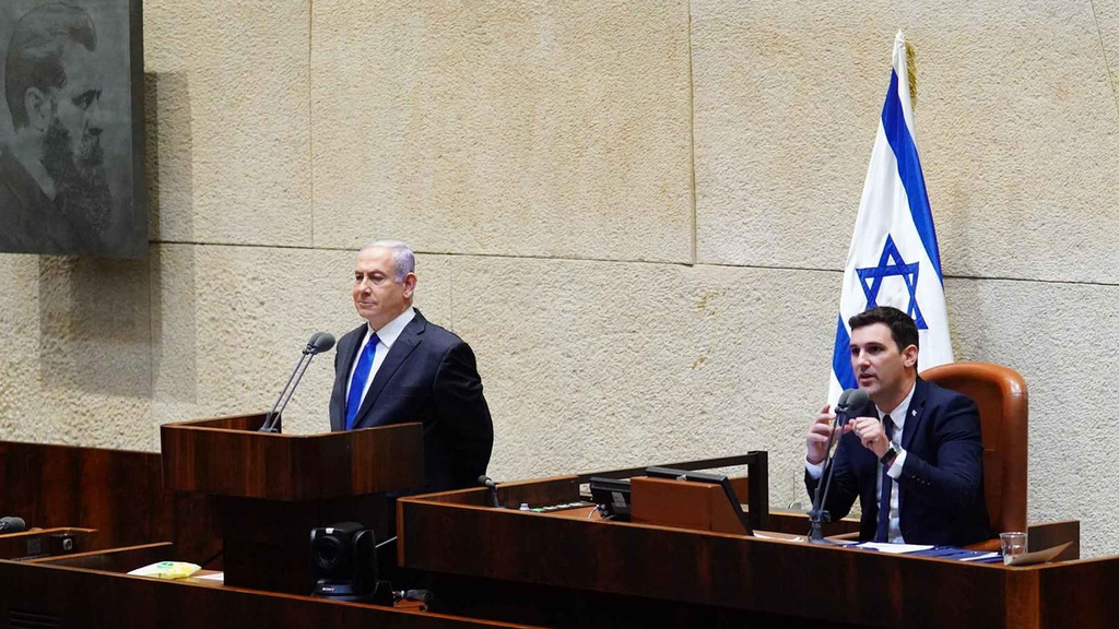 Netanjahu spricht in der Knesset – kurz bevor er erneut als Premier vereidigt wird. 