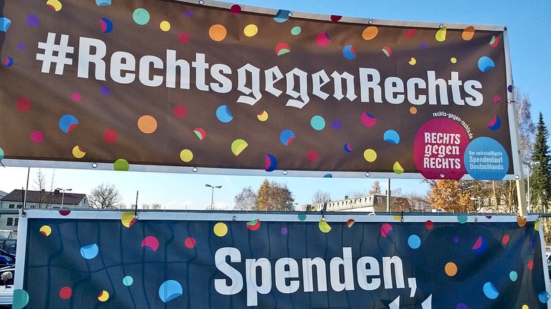 (Archivbild) "Spendenlauf" für Neonazis in Wunsiedel | Bild: BR/Markus Feulner (Archivbild) "Spendenlauf" für Neonazis in Wunsiedel