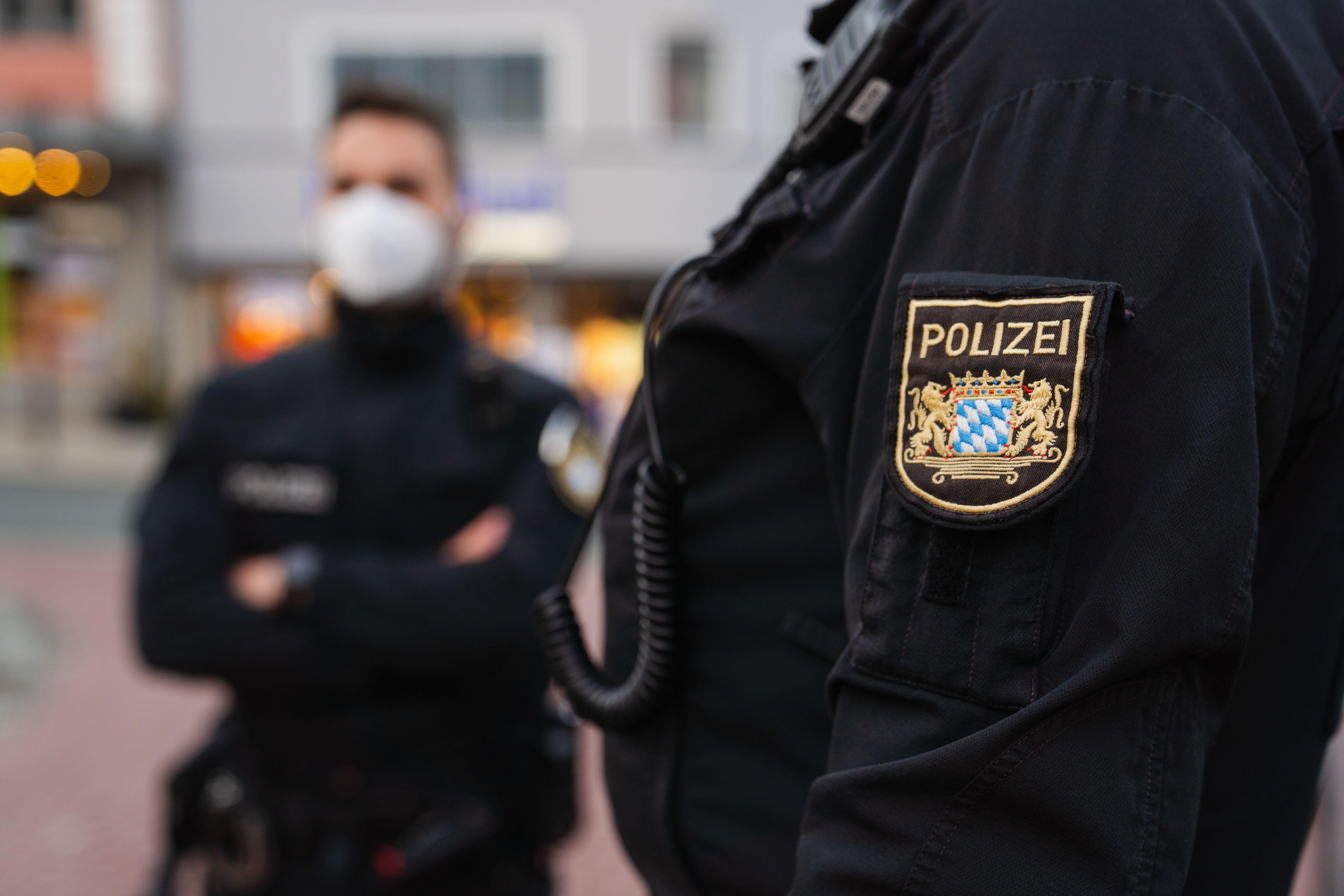 Corona-Regeln: Hunderte Polizeikontrollen, zahlreiche Verstöße | Bild:picture alliance/dpa | Nicolas Armer