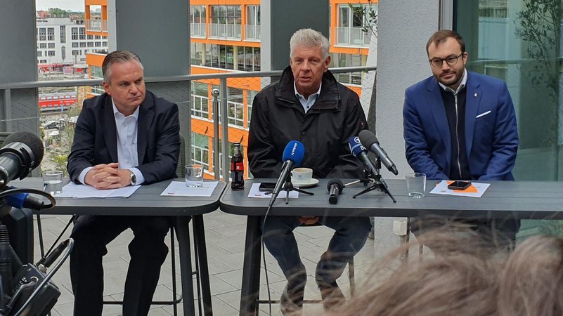 PK von Münchens Oberbürgermeister Dieter Reiter (Mitte) mit Ingolstadts Oberbürgermeister Christian Scharpf (links) und SPD-Stadtchef Köning