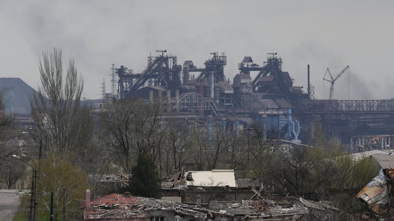 Das Stahlwerk Azovstal in der ukrainischen Hafenstadt Mariupol (Aufnahme vom 22.4.22)