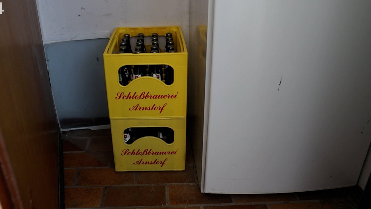 Einbruch in Kläranlage – Täter hinterlässt Bierkästen