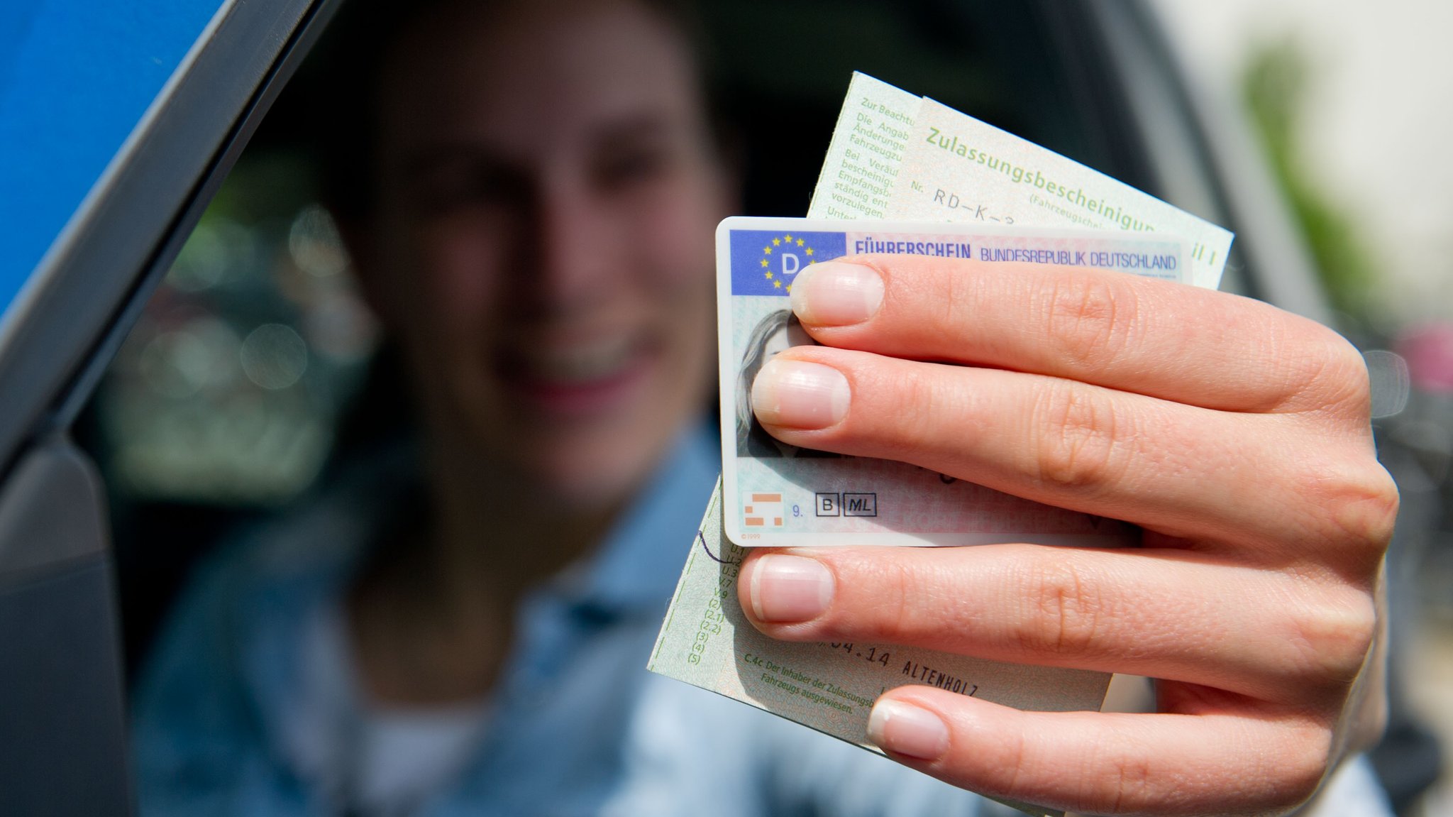 Tempolimit und Nachtfahrverbot? Streit um EU-Führerscheinreform