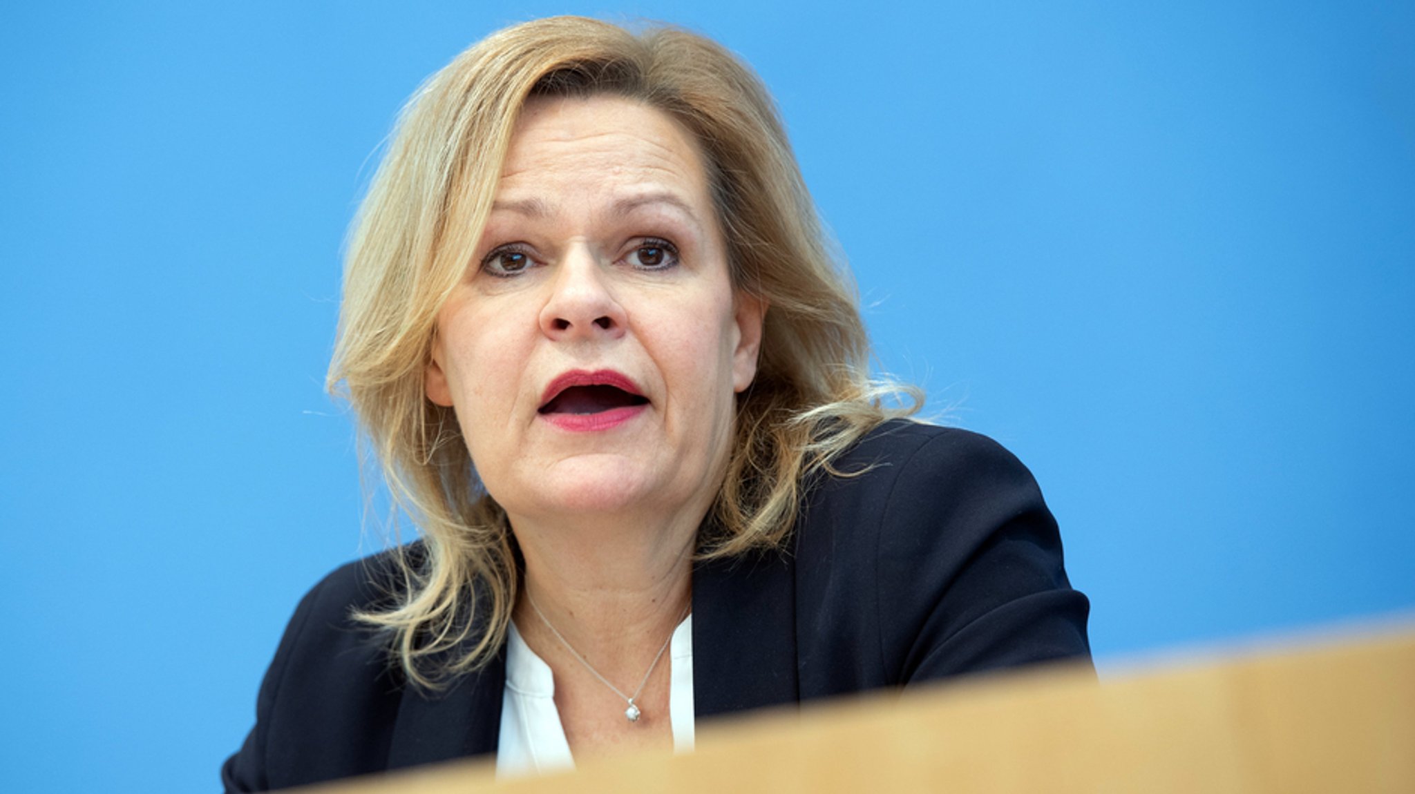 Bundesinnenministerin Nancy Faeser (SPD) spricht in der Bundespressekonferenz.