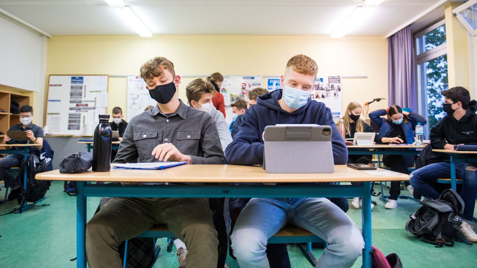 Jun 17, 2021 · aiwanger setzt auf ende der pflicht jetzt maske in der schule weg!: Maskenpflicht Bayern Schule : Maskenpflicht an Schulen: Ermittlungen wegen ...