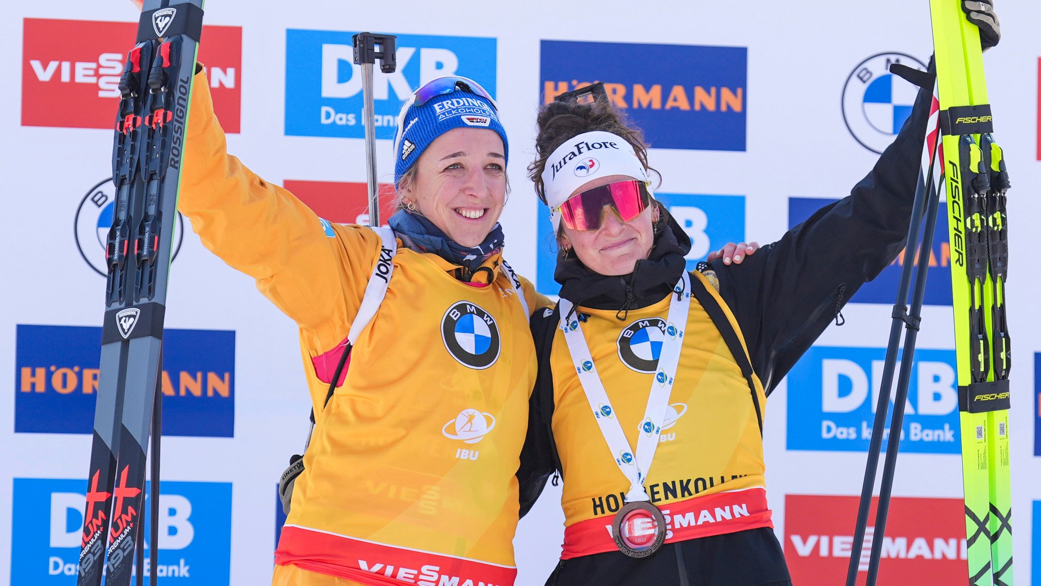 Franziska Preuß (l.) und Lou Jeanmonnot