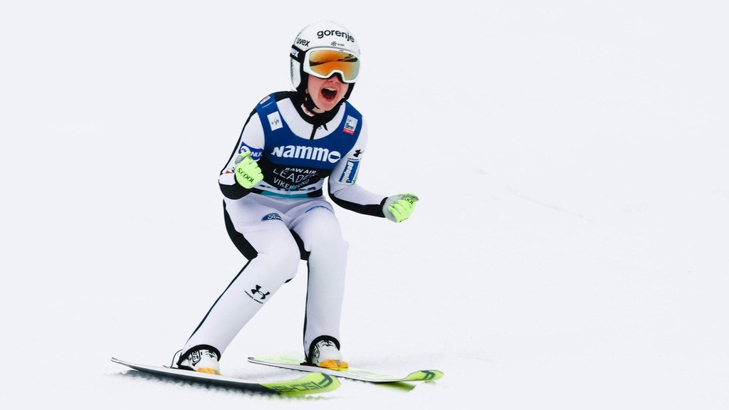 Skispringerin Ema Klinec | Bild: imago images / NTB Skispringerin Ema Klinec