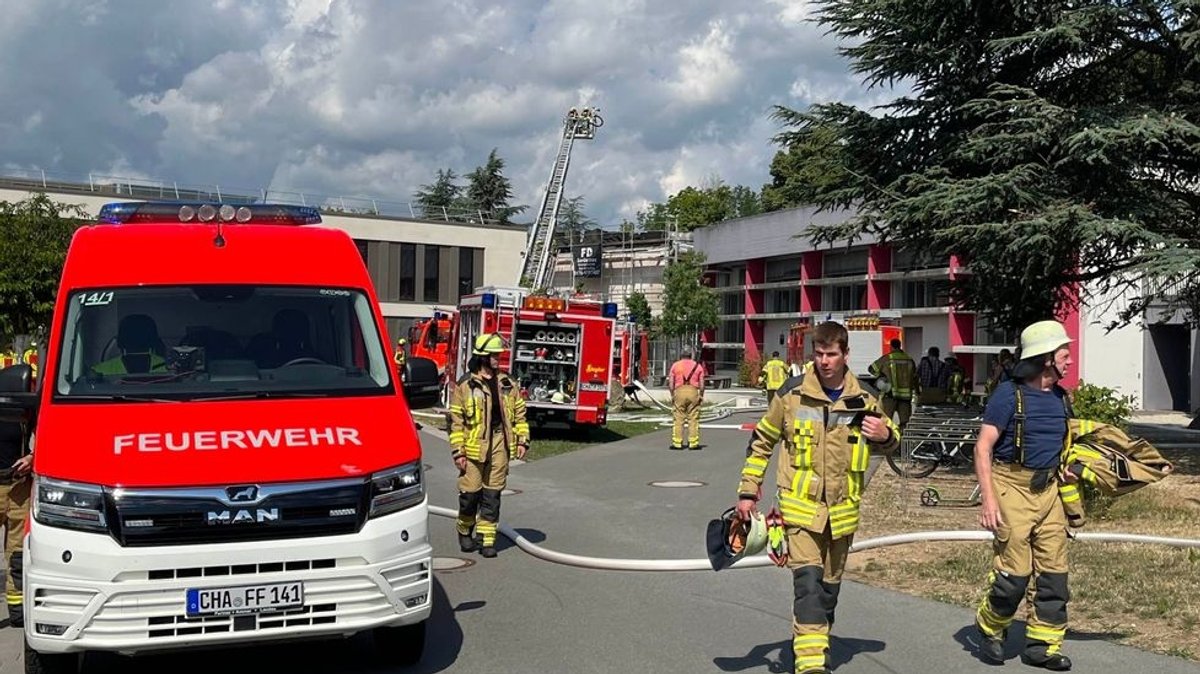 Großeinsatz in Cham: Brand an Realschul-Turnhalle