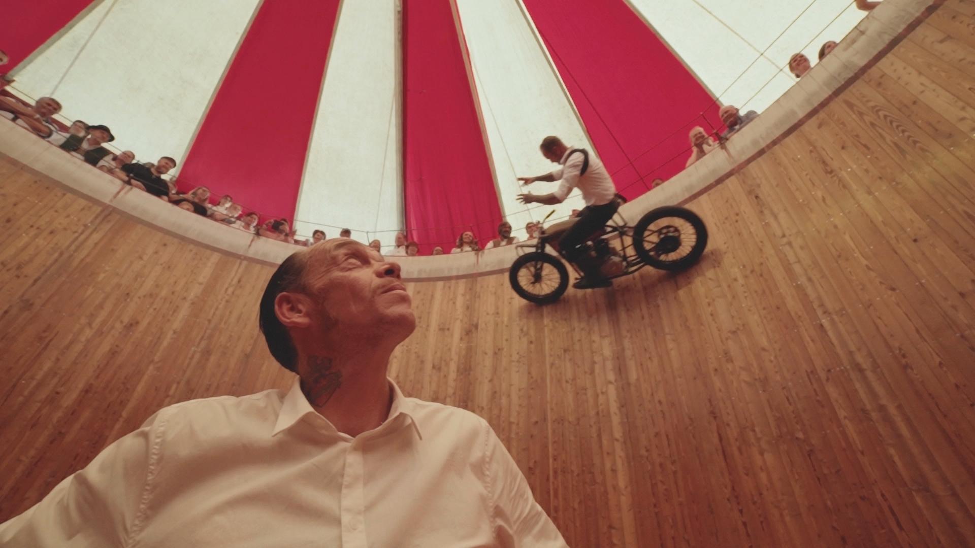 „Wall Of Death“: Velkolepá zábava na Oktoberfestu