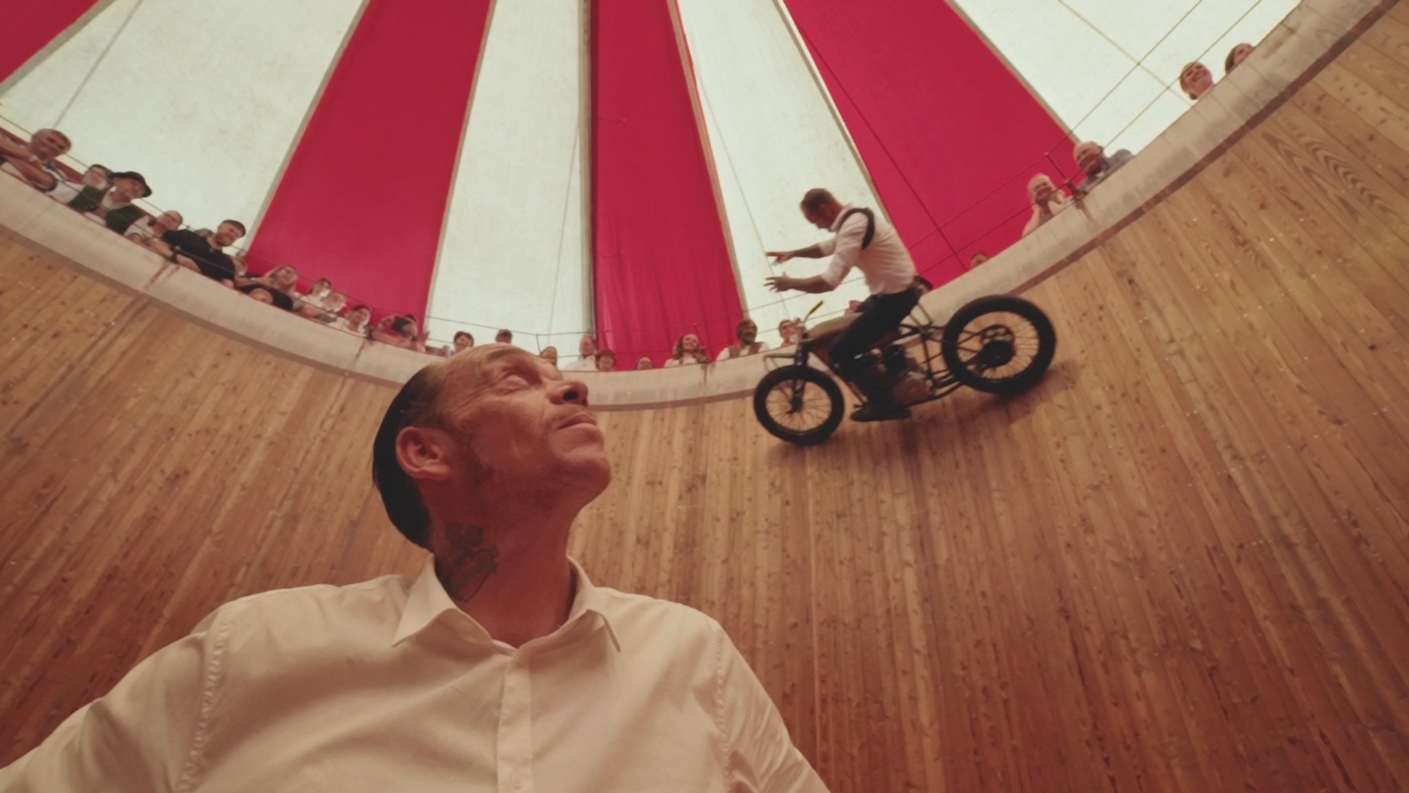 "Wall Of Death": Spektakuläres Entertainment auf der Wiesn